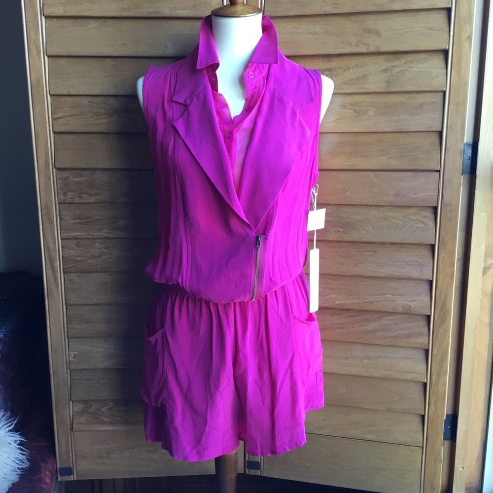 LINE & DOT Sleeveless Romper size medium NWT